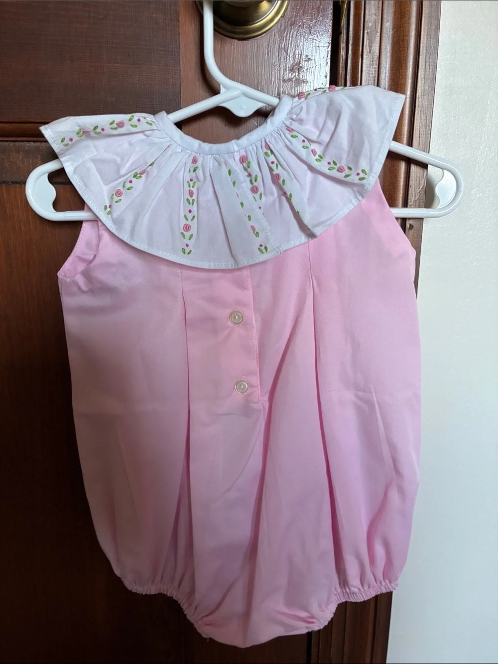 NWT Proper Peony Bubble with Floral Embroidered White Collar